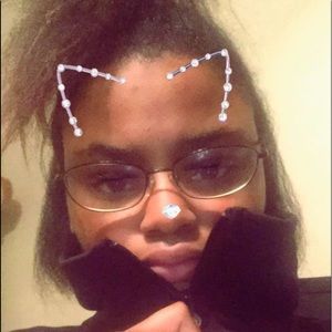 Meet your Posher, Deandra